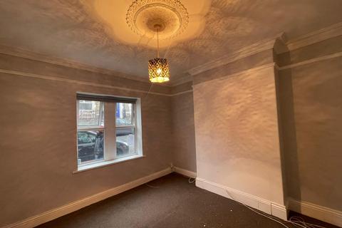 2 bedroom flat to rent, Asher Street, Gateshead NE10