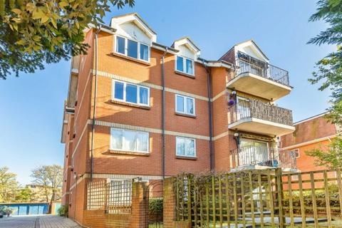 2 bedroom flat to rent, The Downs, Wimbledon