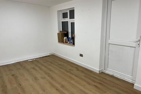 Studio to rent, Rainham Road, Rainham RM13