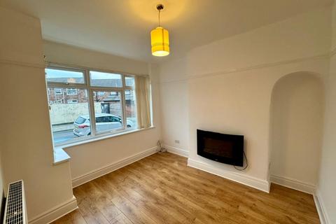 3 bedroom terraced house to rent, Morval Crescent , Liverpool L4