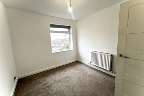 2 bedroom flat to rent, Oxford Close, EN8