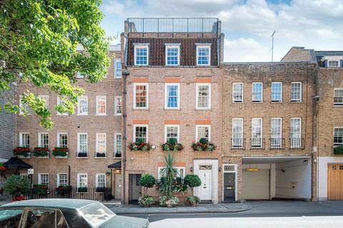 undefined, Farm Street, London W1J