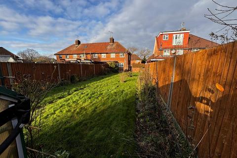 2 bedroom end of terrace house for sale, Dellfield Road, Hatfield