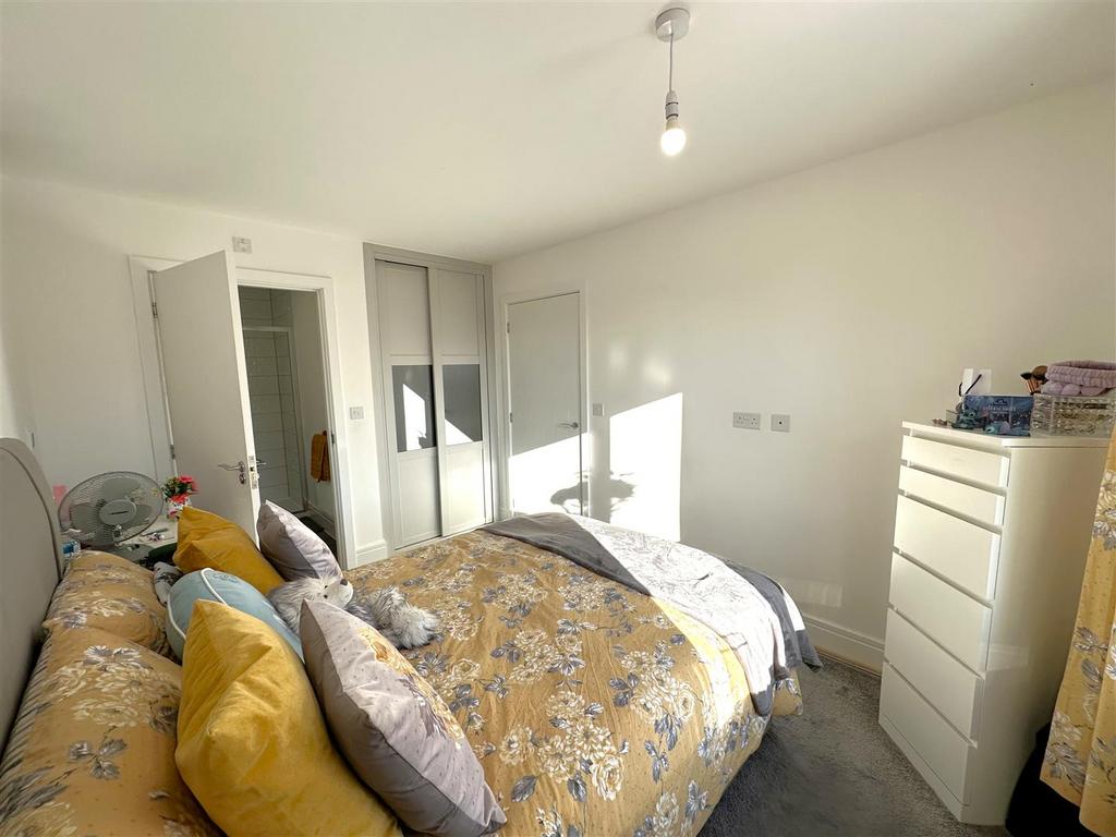 Bedroom One Into En-Suite 806