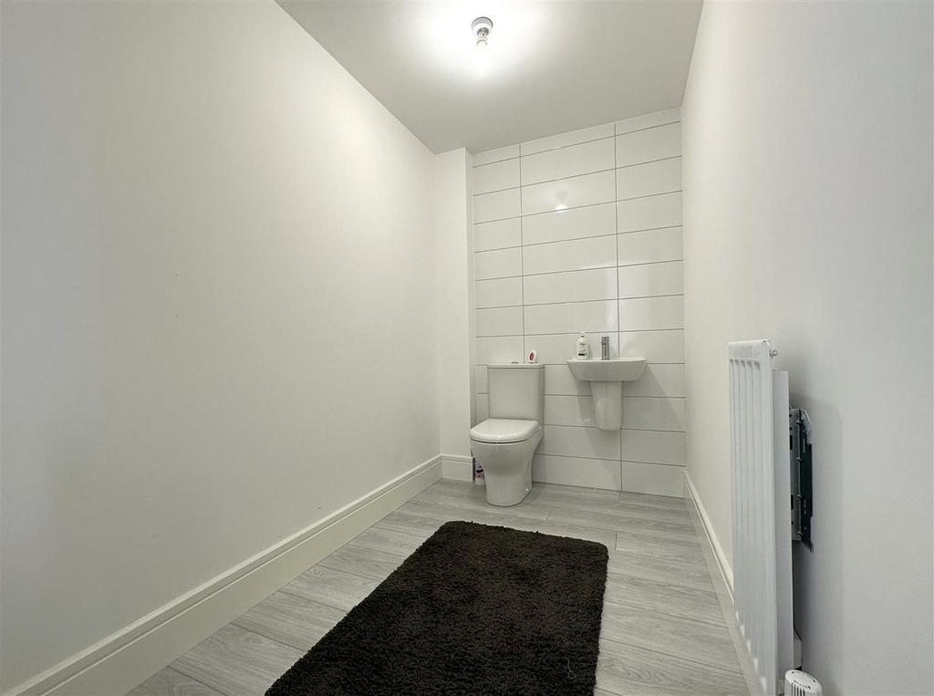 Ground Floor W.C 841