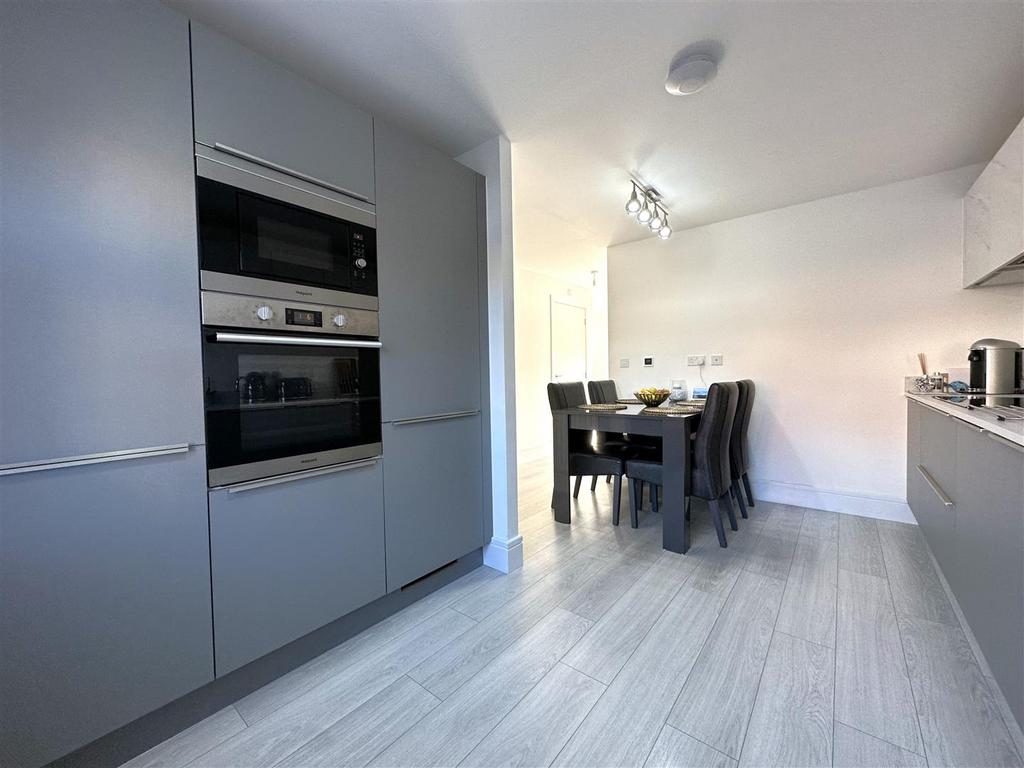 Dining Area 844