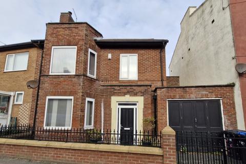 4 bedroom semi-detached house to rent, Bold Street, Fleetwood, FY7