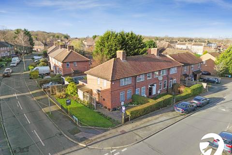 3 bedroom end of terrace house for sale, St. Keverne Road, London, SE9