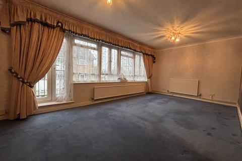 2 bedroom flat to rent, Regents Court, Stonegrove, Edgware, HA8