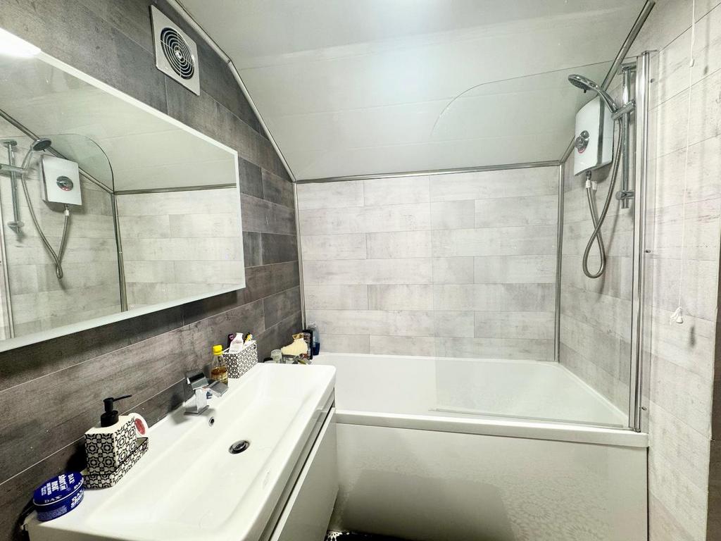 Upper Level Bathroom