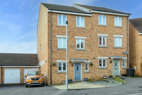 3 bedroom end of terrace house for sale, Bishopsmead, Trowbridge