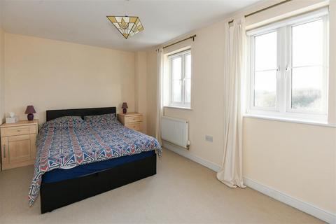 7 Bishopsmead, Staverton, Trowbridge, BA14 8BW