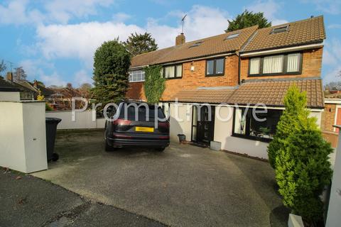 5 bedroom semi-detached house to rent, Swasedale Road Luton LU3 2UB