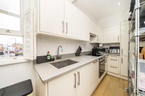 1 bedroom flat for sale, High Street, Hampton Hill TW12