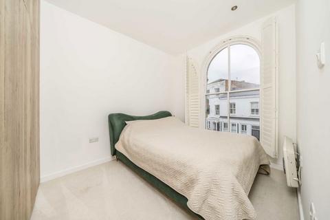 1 bedroom flat for sale, High Street, Hampton Hill TW12