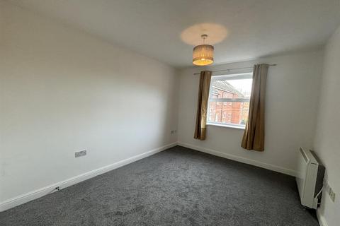 2 bedroom flat to rent, Whitecross Gardens, York