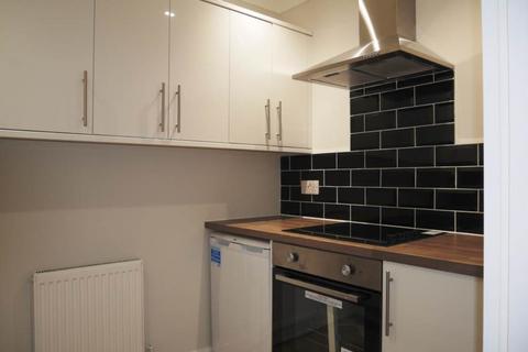 2 bedroom flat to rent, Lower Granton Road, ,