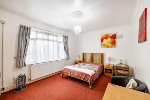 1 bedroom property to rent, 189a Woodcote Road Wallington SM6 0QQ