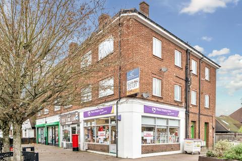 Retail property (high street) to rent, Watford WD24