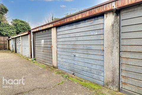 35 Burnham Gardens, Hayes, UB3 1RB
