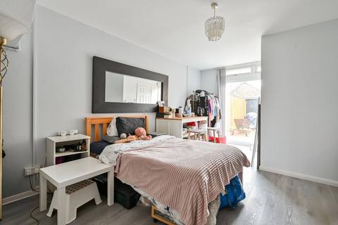 3 bedroom terraced house for sale, Ambergate Street, Elephant and Castle, London, SE17