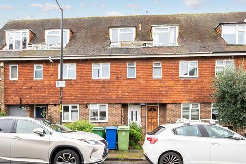 3 bedroom terraced house for sale, Ambergate Street, Elephant and Castle, London, SE17