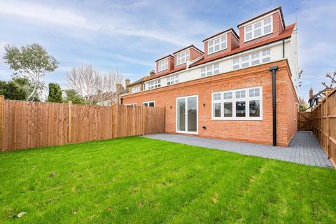 5 bedroom semi-detached house to rent, Abbey Road, EN1, Enfield, EN1