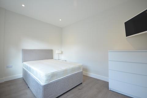 1 bedroom in a house share to rent, English Street, London E3