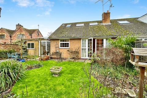 2 bedroom semi-detached house for sale, Moorfield Road, Alcester