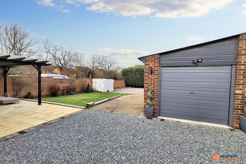 3 bedroom detached bungalow to rent, Palmers Road, Peterborough, PE1