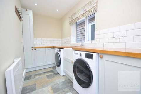 3 bedroom semi-detached house to rent, Bunwell Hill, Norwich NR16