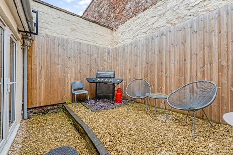 4 Thorndale, Bristol, BS8 2HU