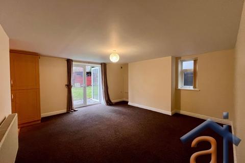 2 bedroom flat to rent, Albany Road, Southport, PR9