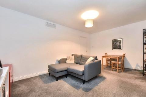 23 Grove Court, Leeds, LS6 4AE