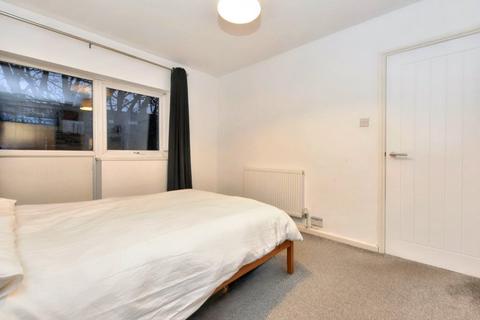 23 Grove Court, Leeds, LS6 4AE