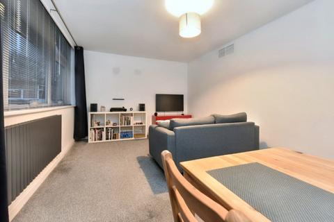 23 Grove Court, Leeds, LS6 4AE