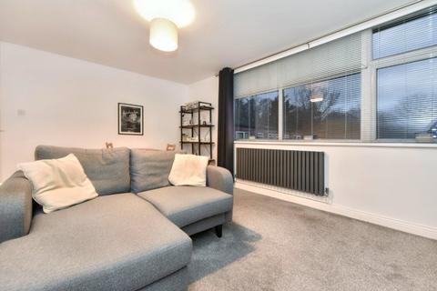 23 Grove Court, Leeds, LS6 4AE