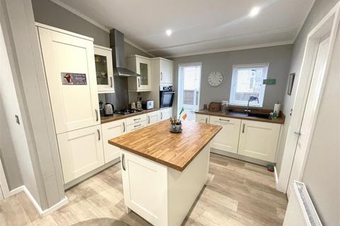 2 bedroom park home for sale, Mossways Park, Wilmslow