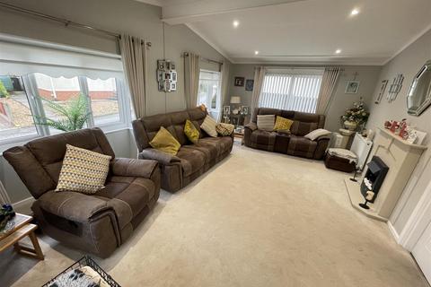 2 bedroom park home for sale, Mossways Park, Wilmslow