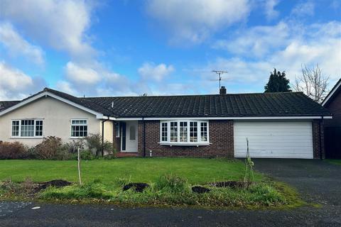 4 bedroom detached bungalow to rent, Bearcroft, Weobley