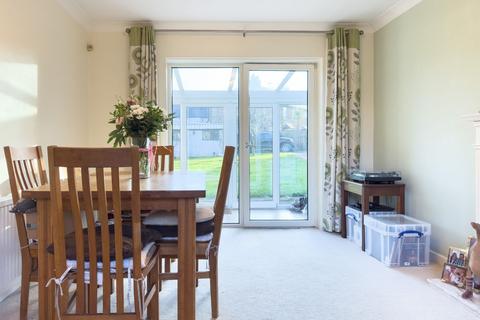 3 bedroom end of terrace house for sale, Newton Park, Hove Edge, HD6 2LW
