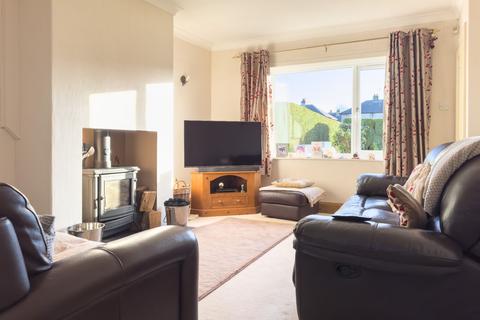 3 bedroom end of terrace house for sale, Newton Park, Hove Edge, HD6 2LW