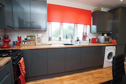 65 Stonegate Road, Bradford, BD10 8BU