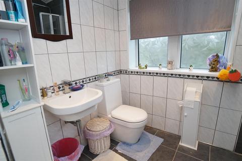 65 Stonegate Road, Bradford, BD10 8BU