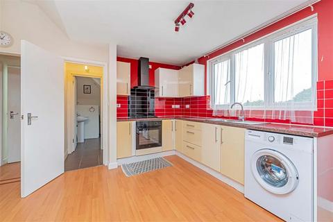 1 bedroom flat to rent, Spur Road, Isleworth TW7