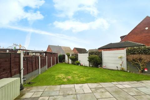 4 bedroom semi-detached house for sale, Hillcrest Ave, Leigh