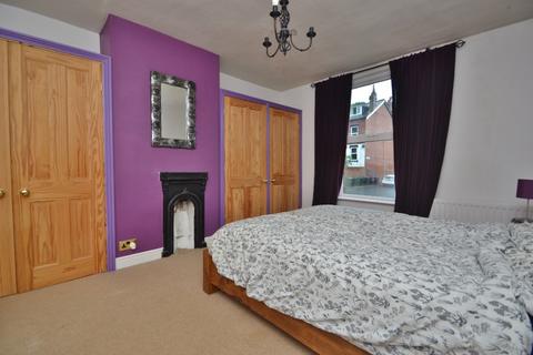 2 bedroom terraced house to rent, Wharfedale Avenue, Leeds LS7