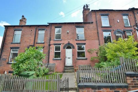 2 bedroom terraced house to rent, Wharfedale Avenue, Leeds LS7