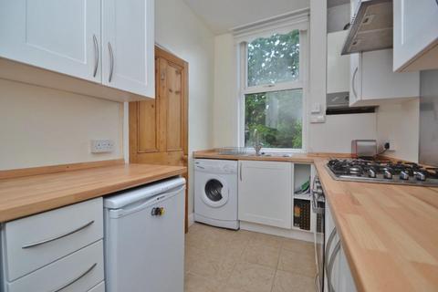 2 bedroom terraced house to rent, Wharfedale Avenue, Leeds LS7