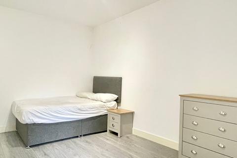 Studio to rent, Flat 2, London W10